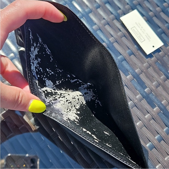 Louis Vuitton Black Epi Wallet EUC - Picture 13 of 13